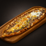 Kıymalı Yumurtalı Pide
